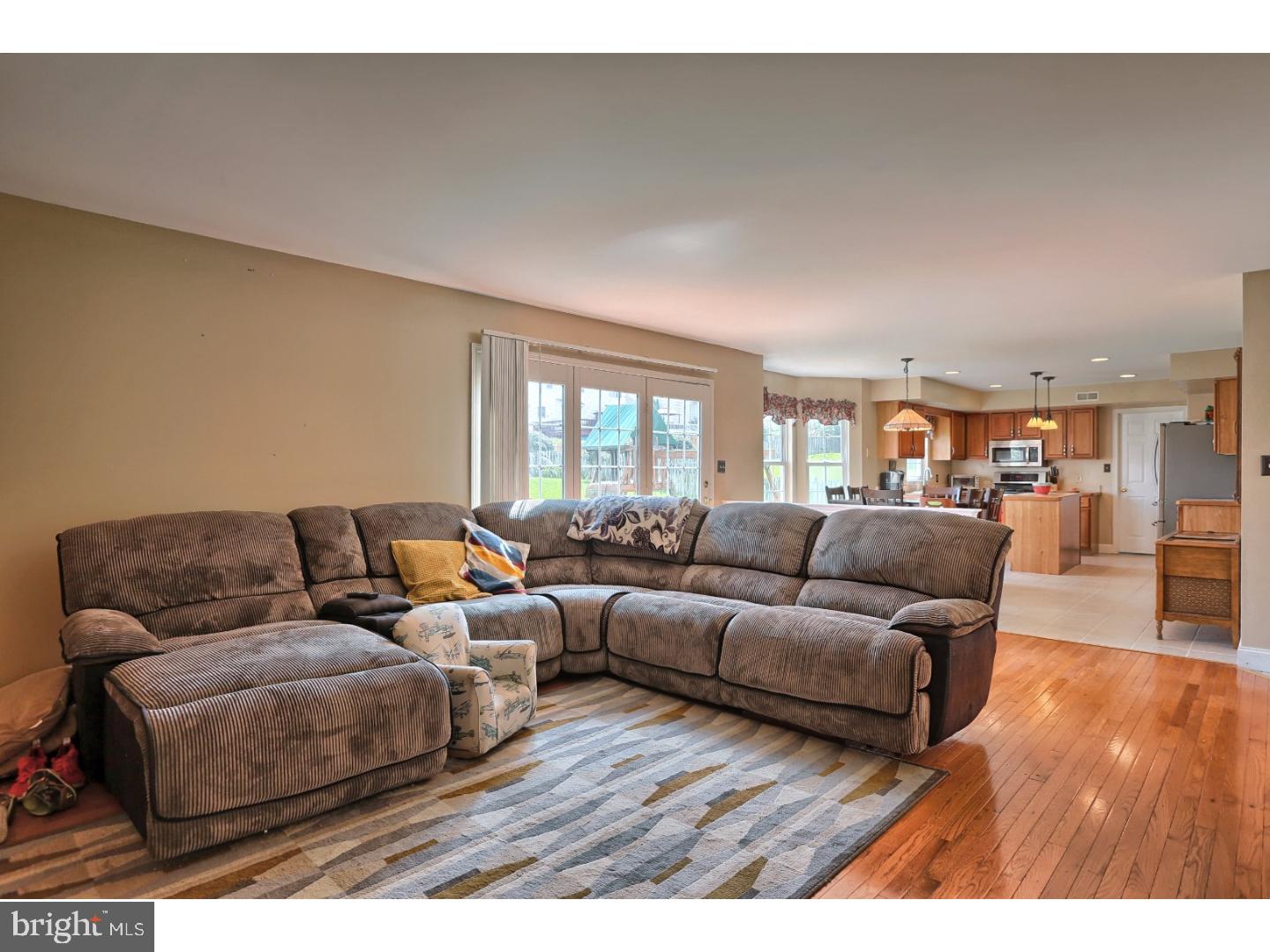 503 Augusta Drive West Sinking Spring, PA 19608 - Photo 4 of 25 Gallery Image 4