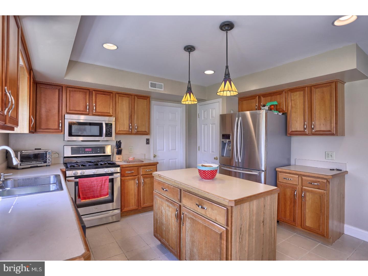 503 Augusta Drive West Sinking Spring, PA 19608 - Photo 7 of 25 Gallery Image 7