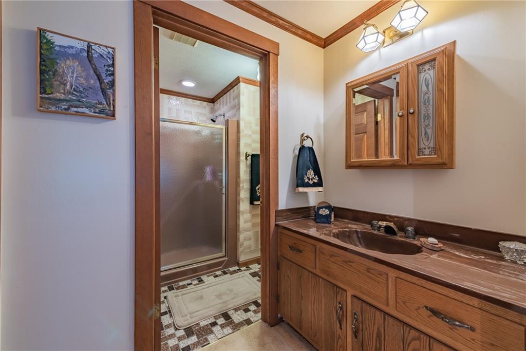 790 Zubal Road Apollo, PA 15613 - Photo 14 of 25 Full master bath