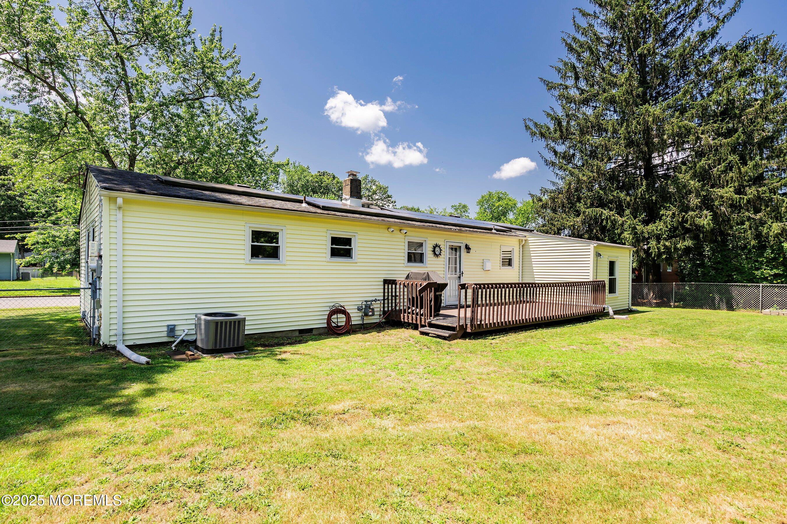 6 Redwood Road Howell, NJ 07731 - Photo 33 of 37 1000016941
