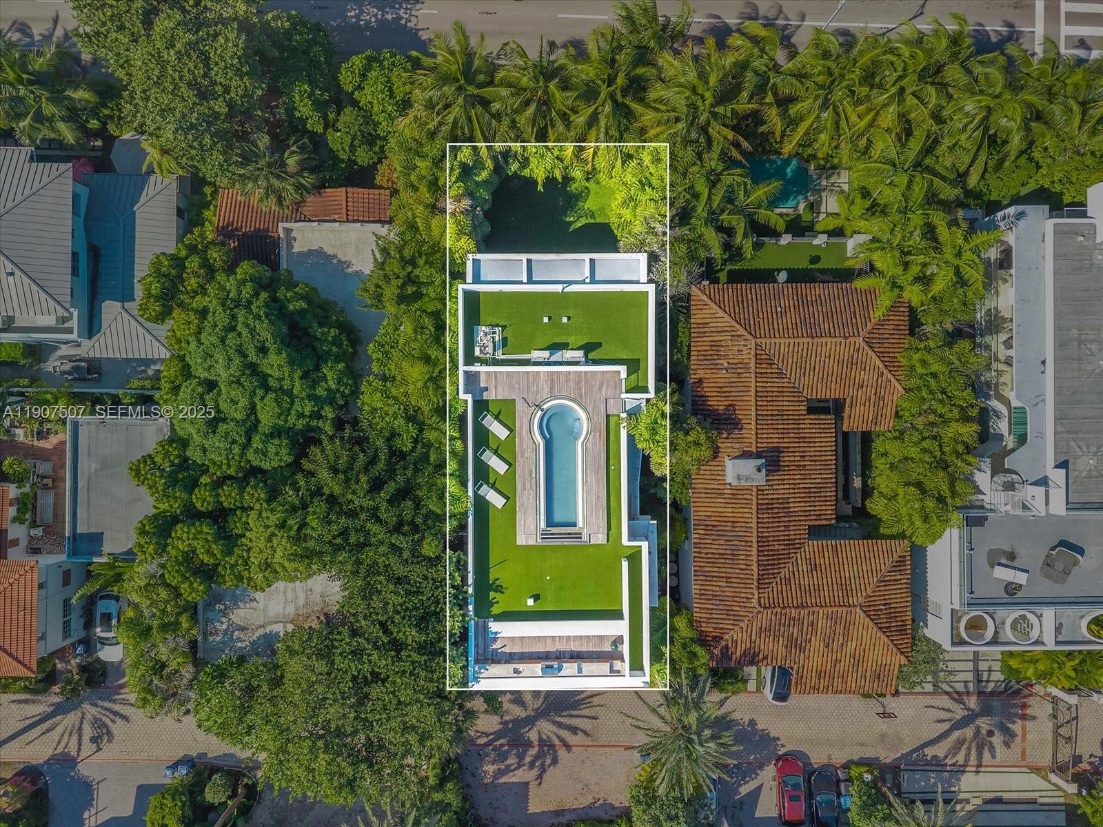 7830 Atlantic Way Miami Beach, FL 33141 - Photo 33 of 34 an aerial view of a house