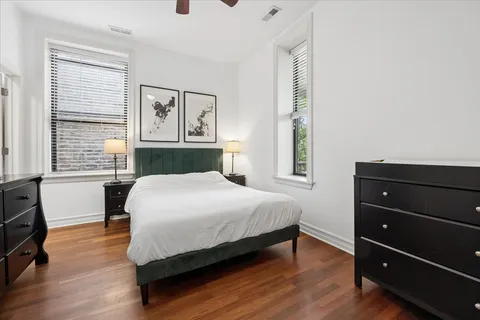 $545,000 | 832 West Roscoe Street, Unit 2, Chicago, IL 60657