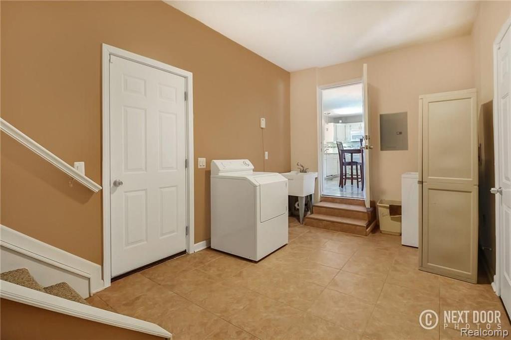 768 Hemingway Road Lake Orion, MI 48362 - Photo 19 of 53