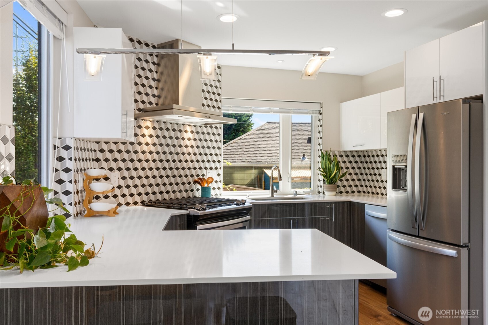547 North 103rd Street Seattle, WA 98133 - Photo 12 of 40