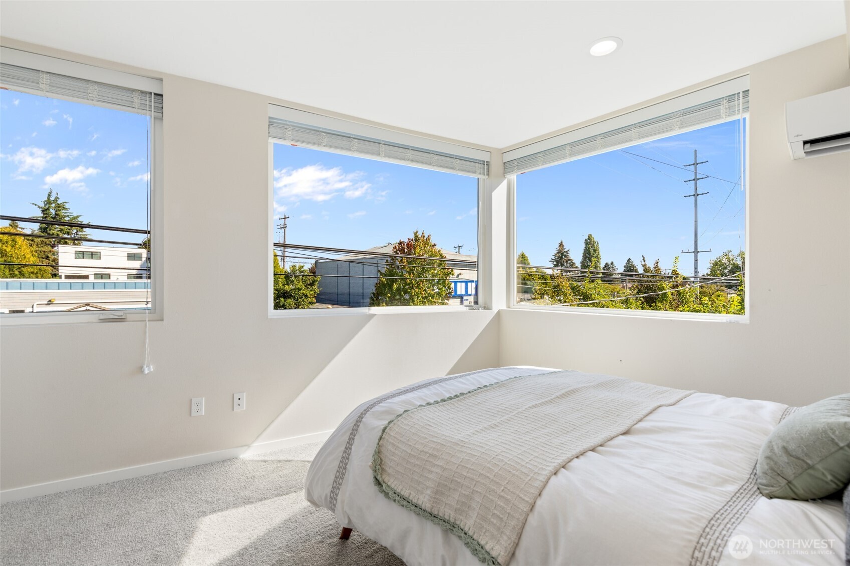 547 North 103rd Street Seattle, WA 98133 - Photo 19 of 40
