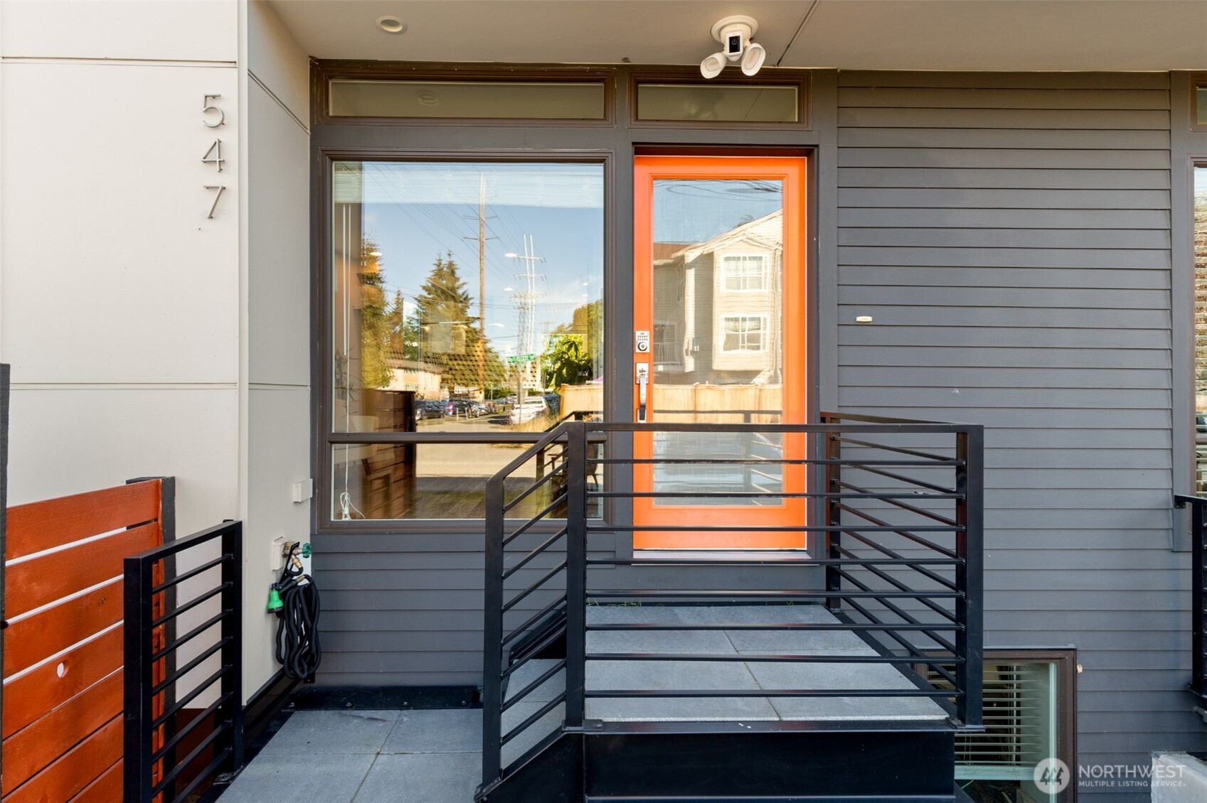 547 North 103rd Street Seattle, WA 98133 - Photo 2 of 40