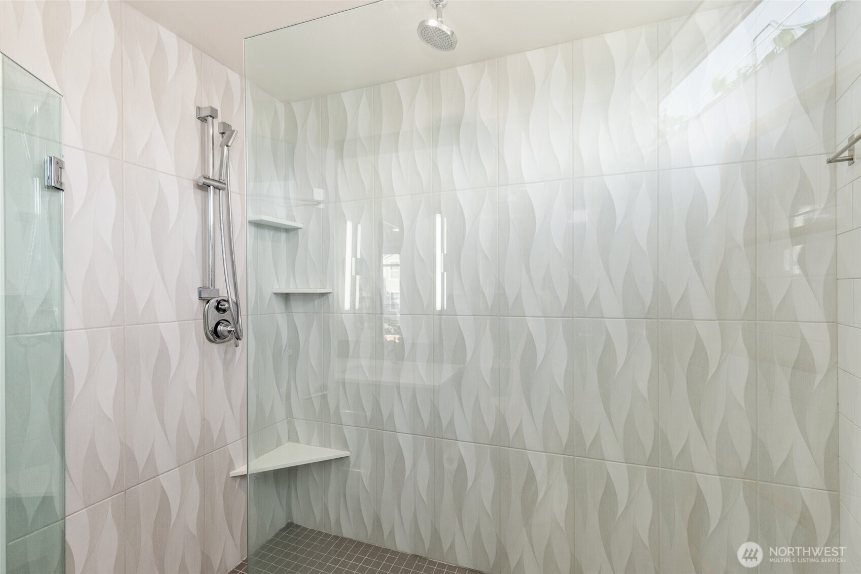 547 North 103rd Street Seattle, WA 98133 - Photo 23 of 40
