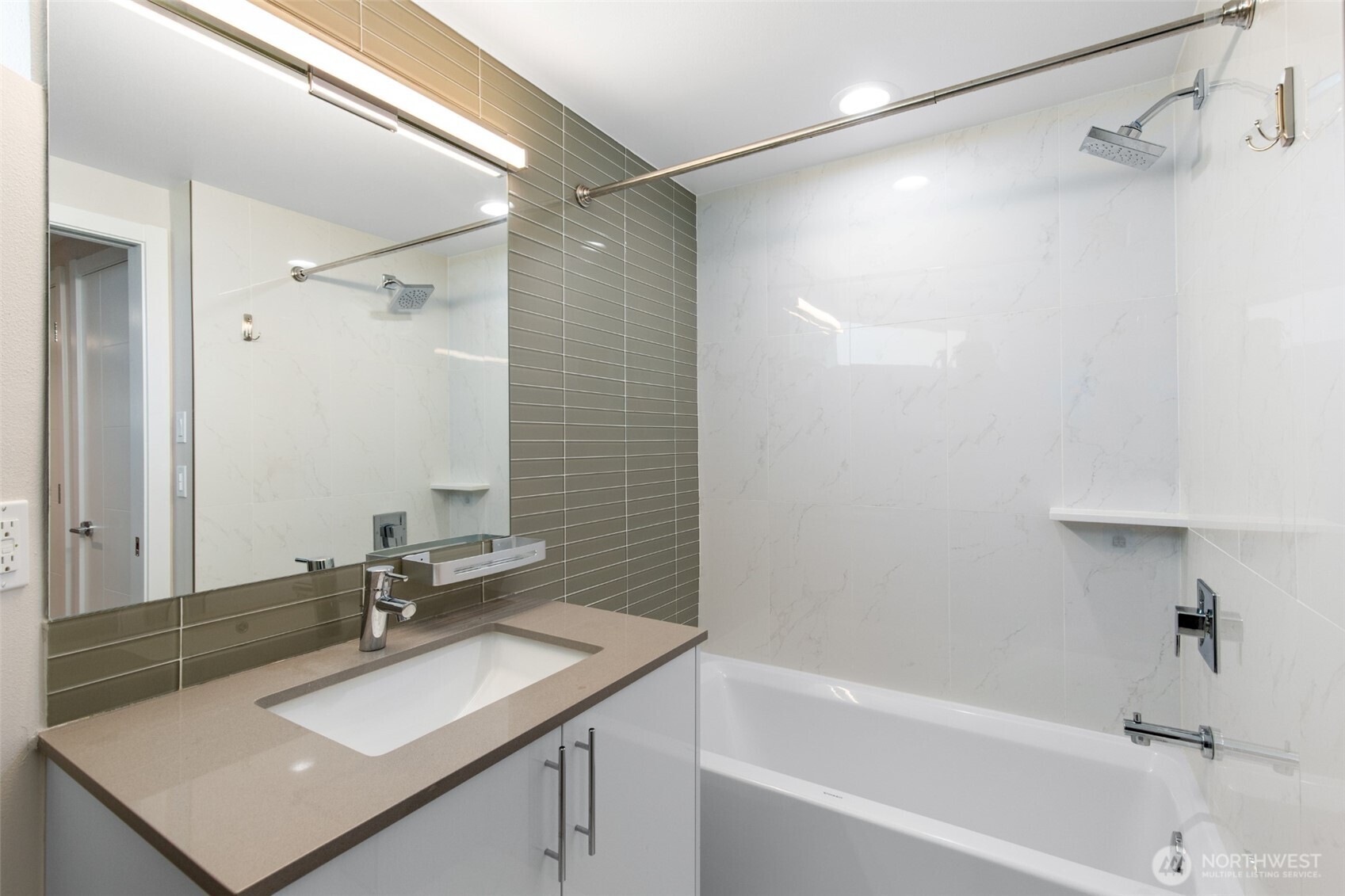 547 North 103rd Street Seattle, WA 98133 - Photo 34 of 40
