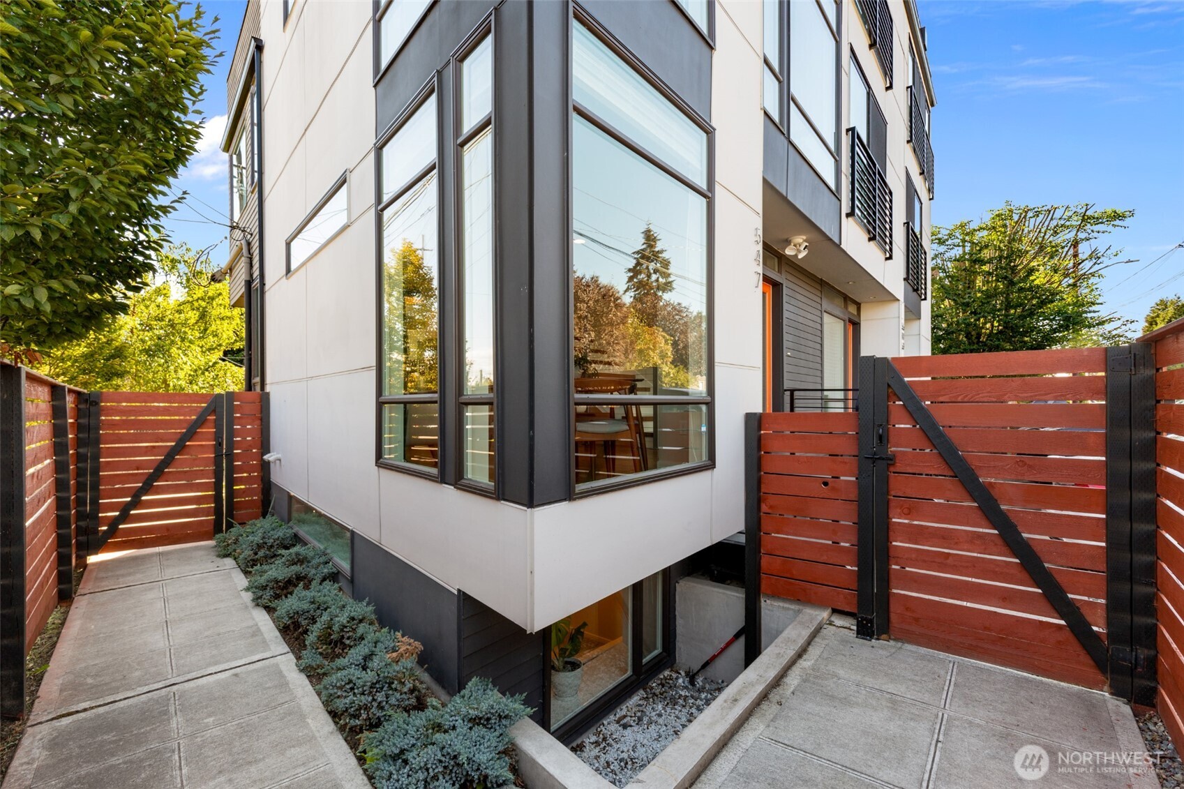 547 North 103rd Street Seattle, WA 98133 - Photo 37 of 40