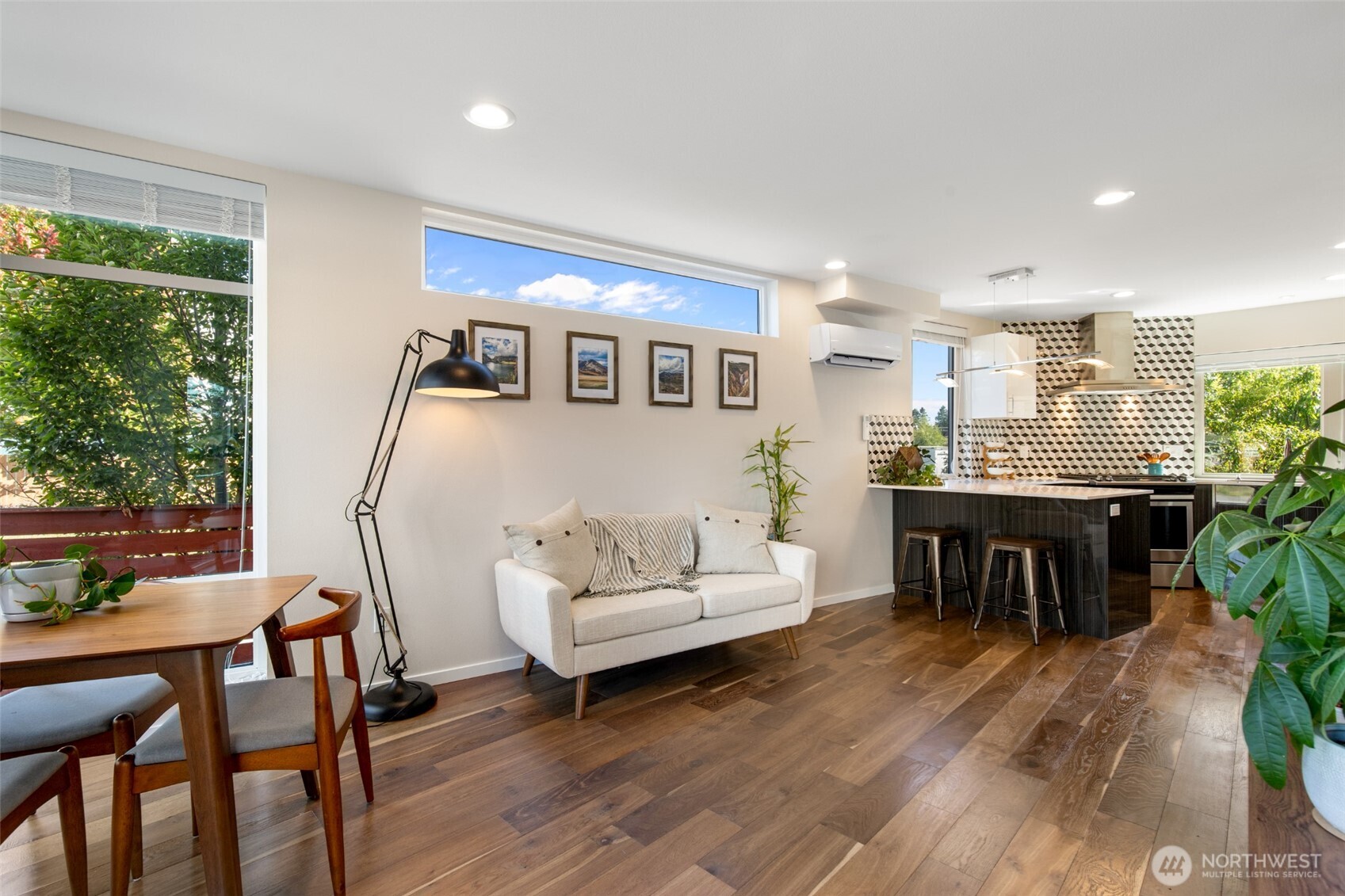 547 North 103rd Street Seattle, WA 98133 - Photo 4 of 40