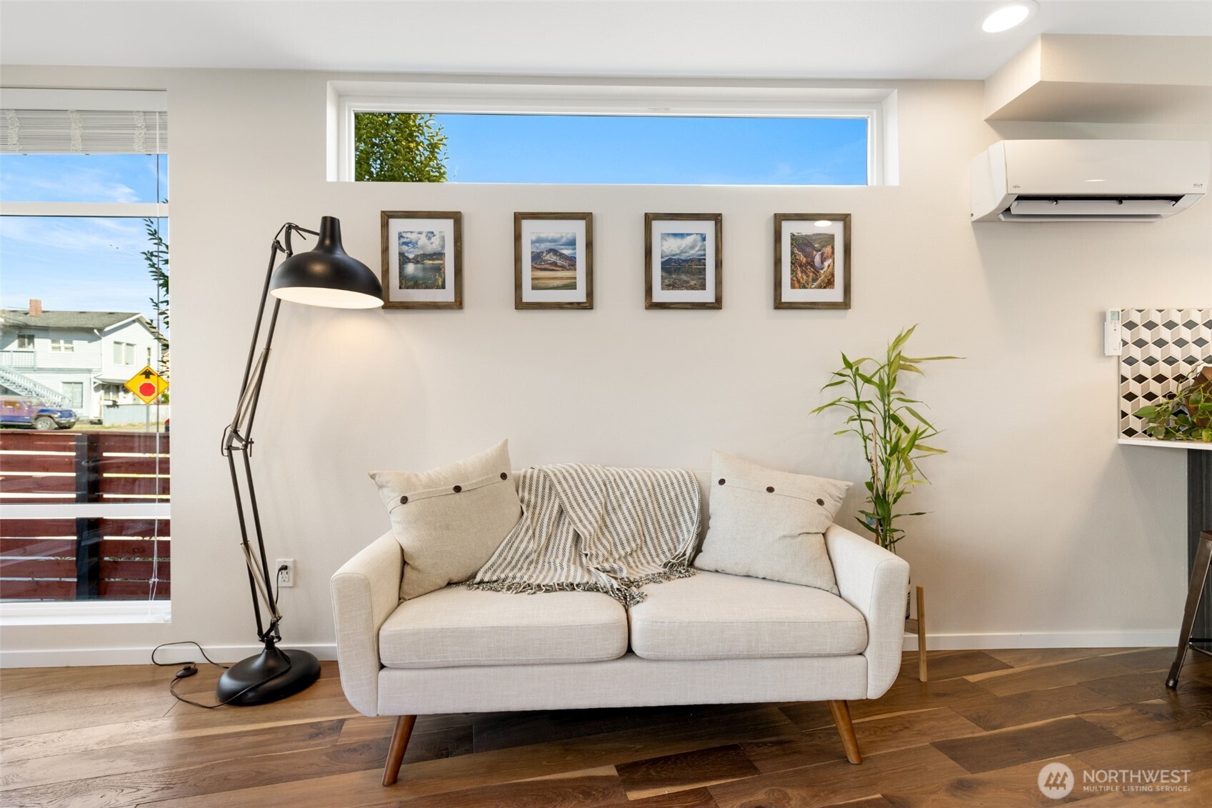 547 North 103rd Street Seattle, WA 98133 - Photo 5 of 40