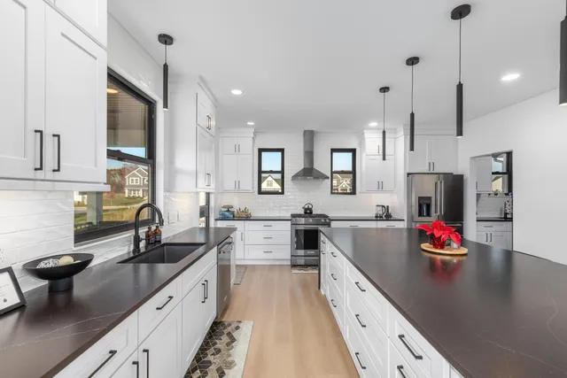 $699,500 | 215 Gehl Avenue Southwest, Walker, MI 49534