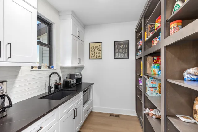 $699,500 | 215 Gehl Avenue Southwest, Walker, MI 49534