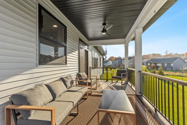 $699,500 | 215 Gehl Avenue Southwest, Walker, MI 49534