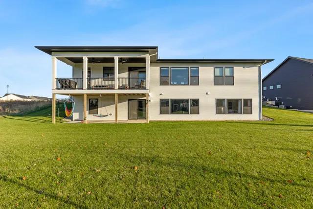 $699,500 | 215 Gehl Avenue Southwest, Walker, MI 49534