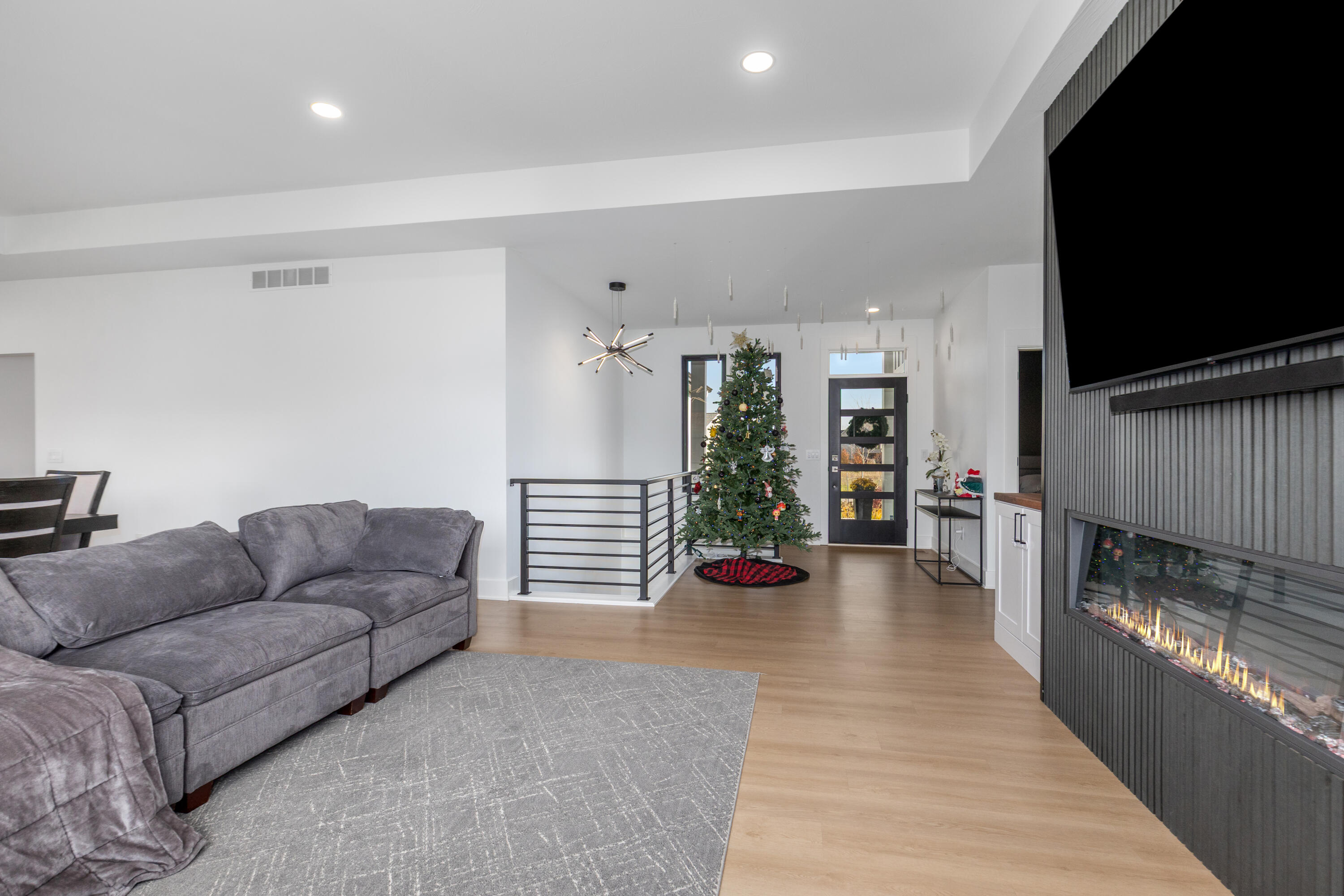 215 Gehl Avenue Southwest Walker, MI 49534 - Photo 6 of 44 215 Gehl Grandville Schools