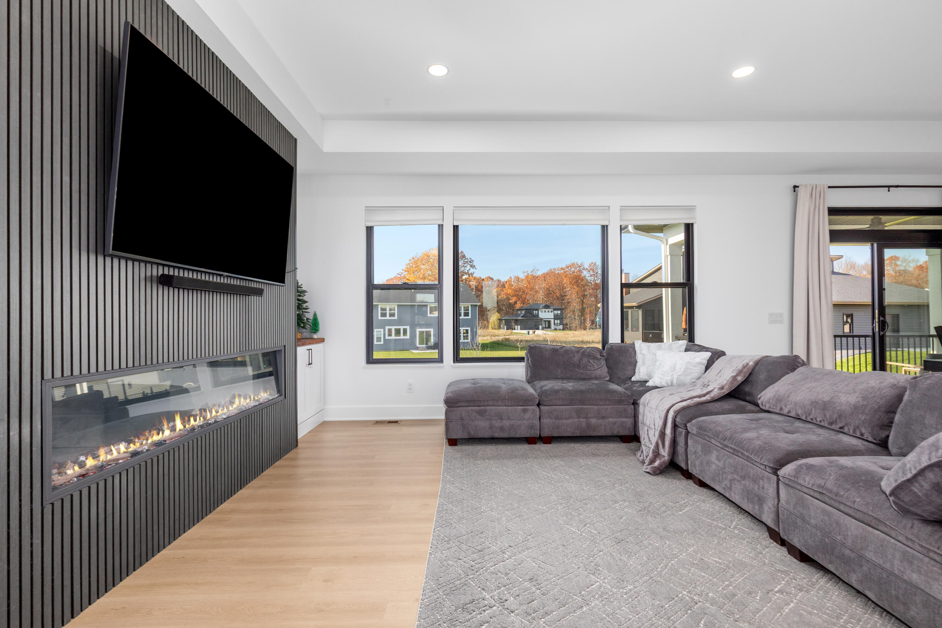 215 Gehl Avenue Southwest Walker, MI 49534 - Photo 8 of 44 Living at its BEST