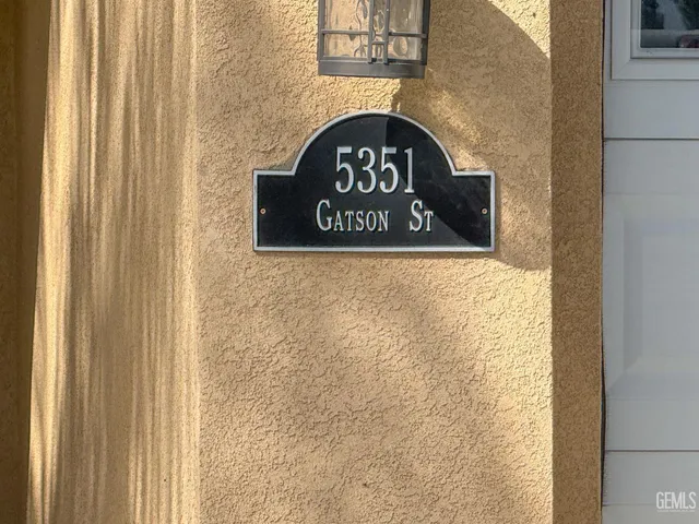 a view of a door and an window of the house