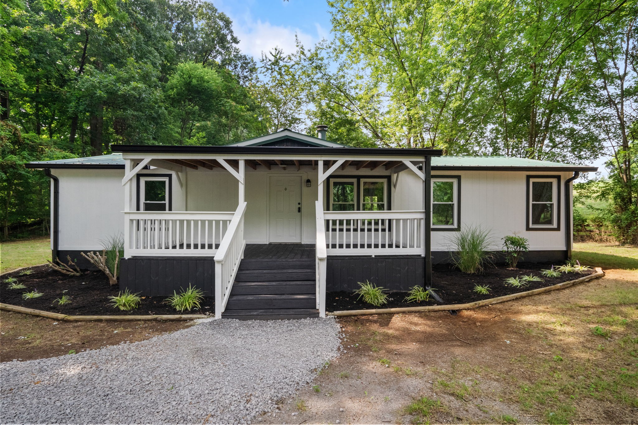4147 Fizer Road Springfield, TN 37172 - Photo 4 of 25 front view of a house