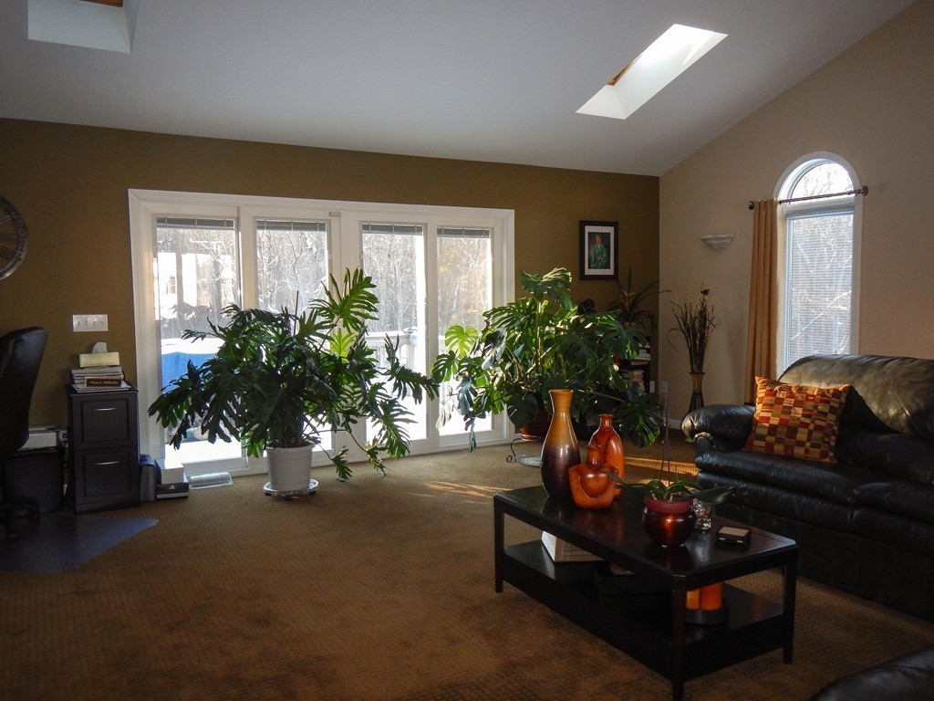 246 New Boston Road Fairhaven, MA 02719 - Photo 4 of 27 Gallery Image 4