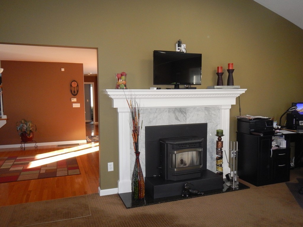 246 New Boston Road Fairhaven, MA 02719 - Photo 6 of 27 Gallery Image 6