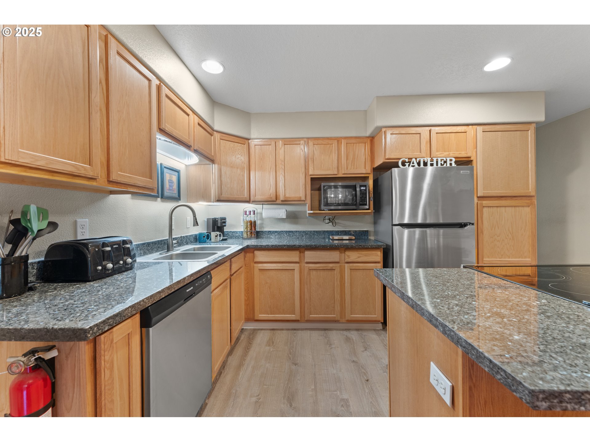 3368 Southwest Delaney Place Portland, OR 97225 - Photo 13 of 25