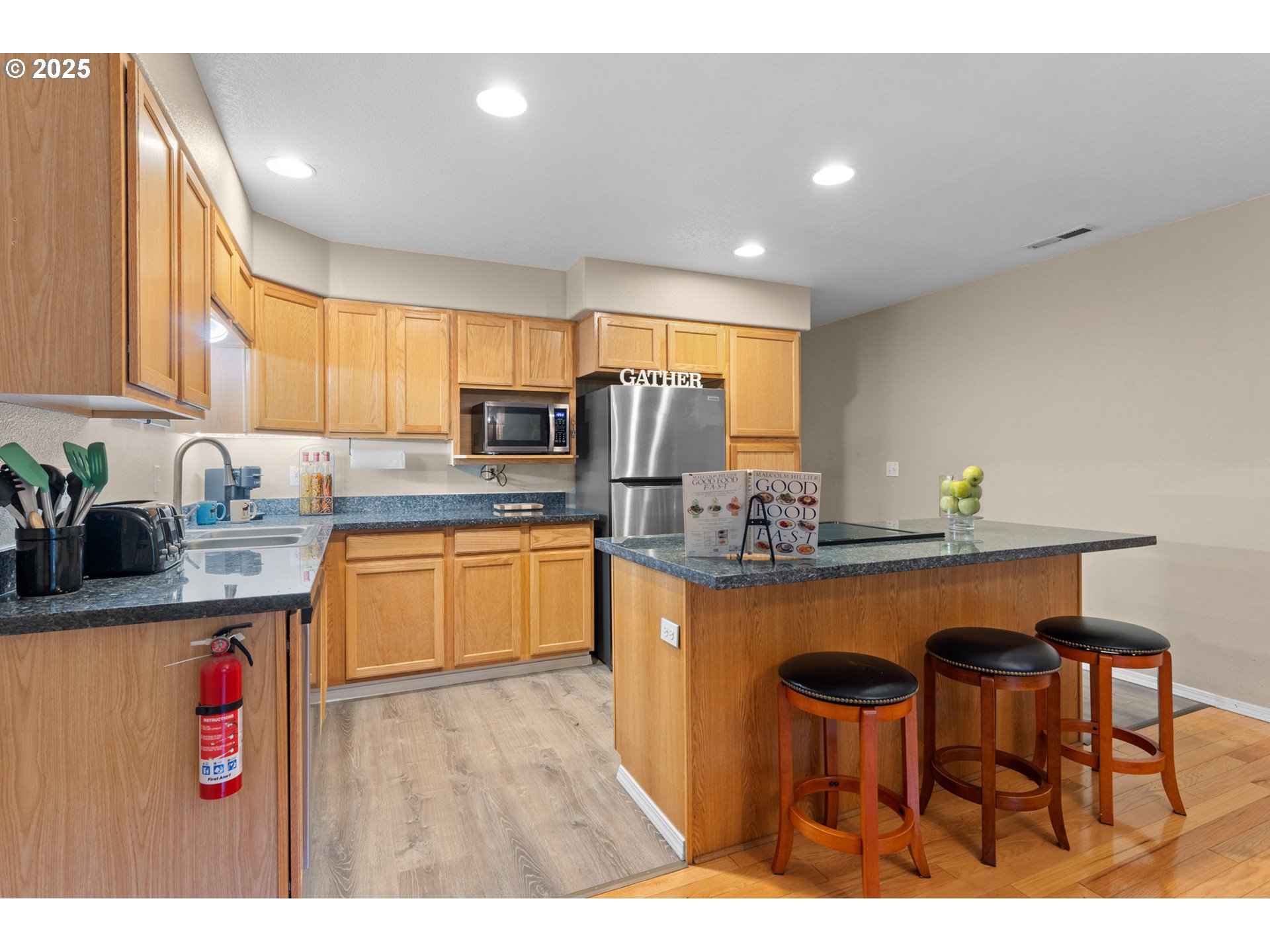 3368 Southwest Delaney Place Portland, OR 97225 - Photo 15 of 25