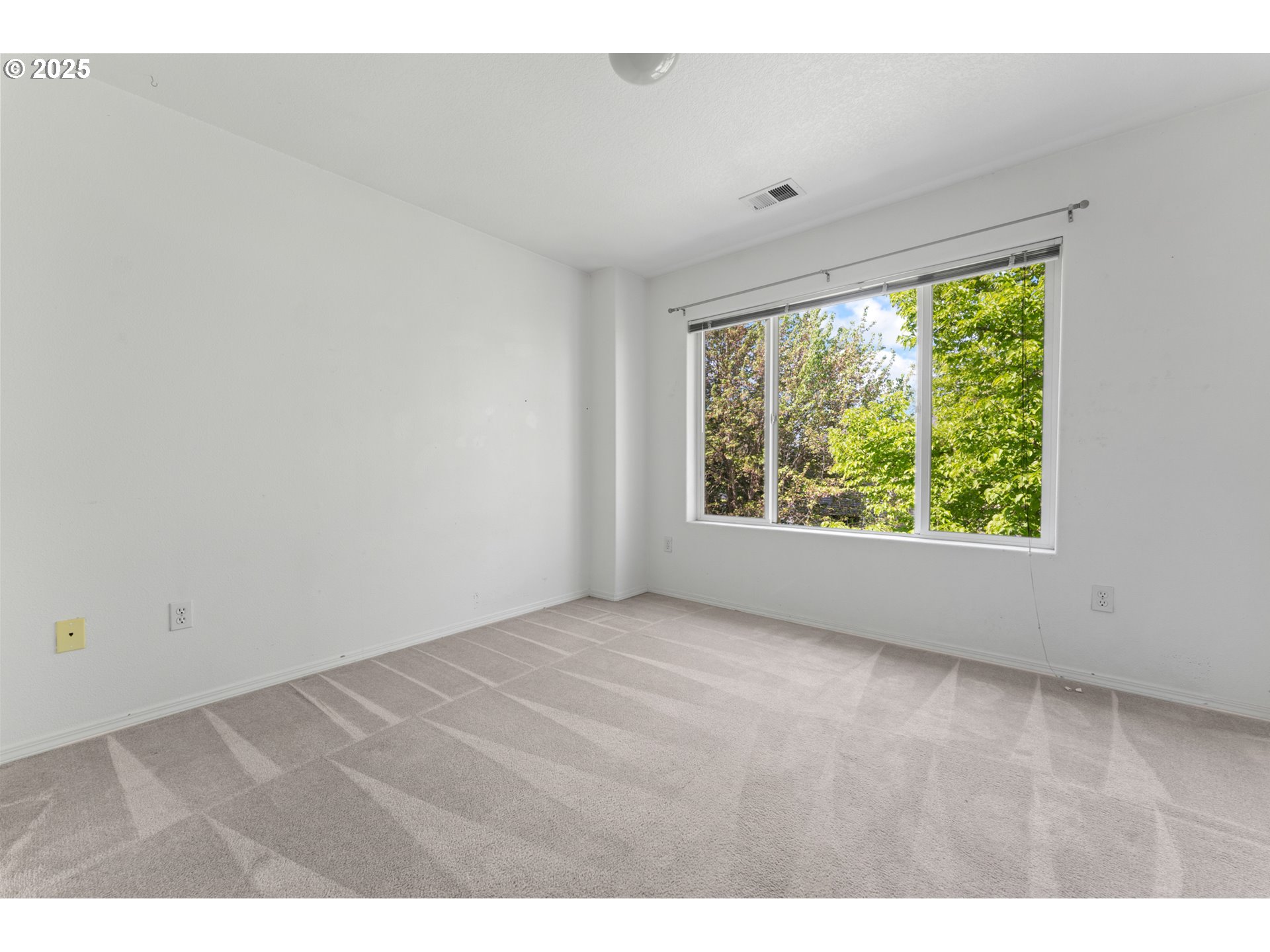 3368 Southwest Delaney Place Portland, OR 97225 - Photo 19 of 25