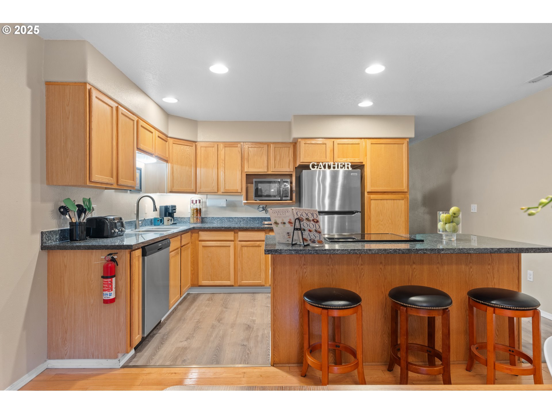 3368 Southwest Delaney Place Portland, OR 97225 - Photo 10 of 25