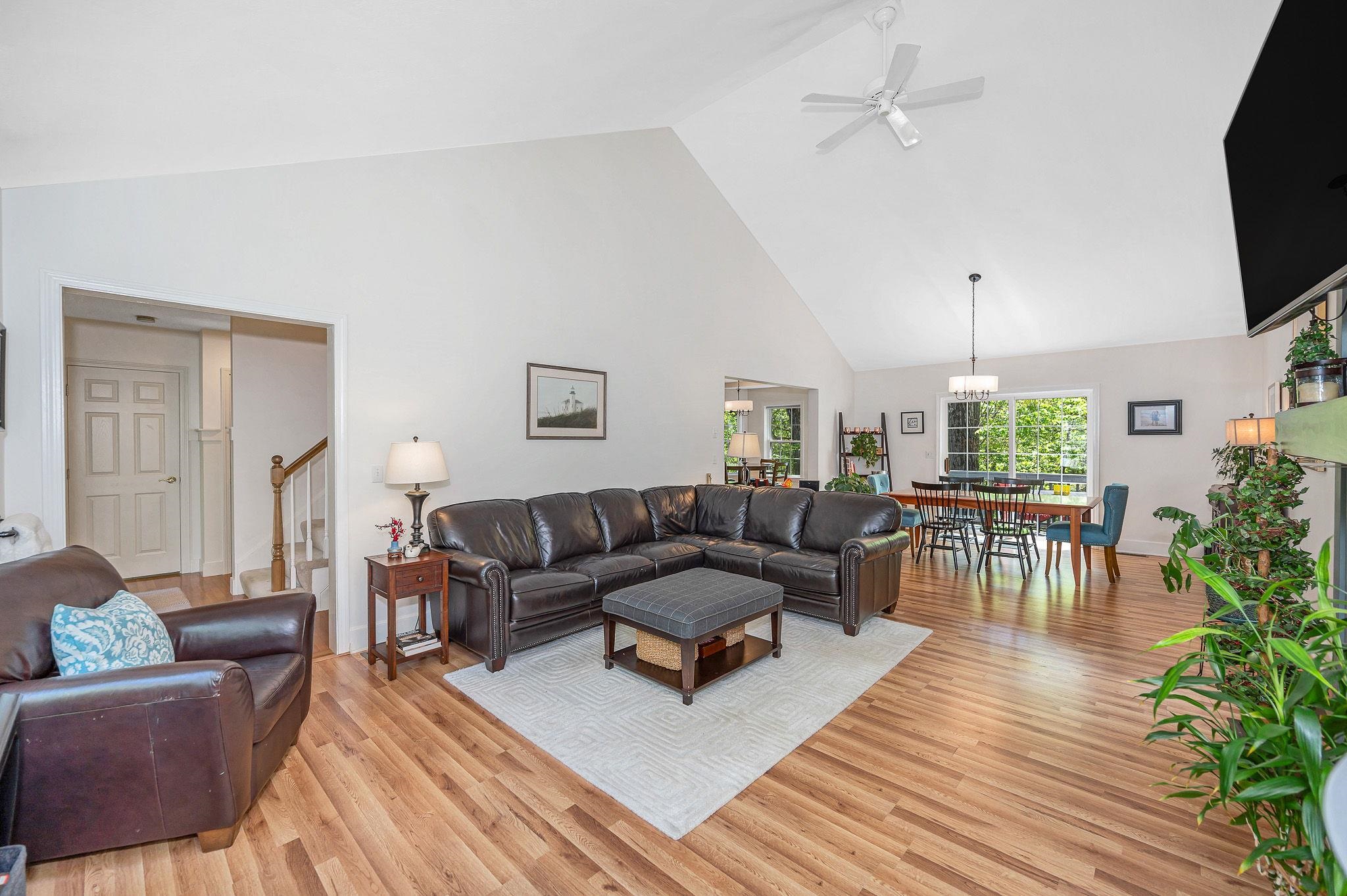 5 Holden Road Nashua, NH 03063 - Photo 5 of 46 Gallery Image 5