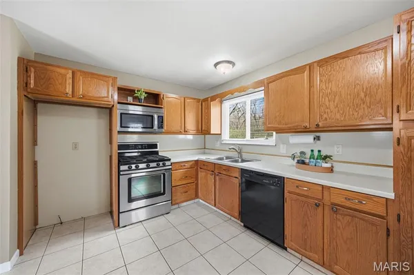 $279,900 | 729 Vanderville Drive, Fenton, MO 63026