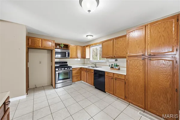 $279,900 | 729 Vanderville Drive, Fenton, MO 63026