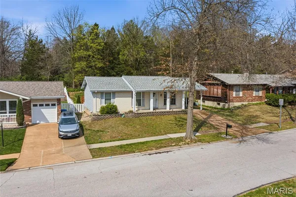 $279,900 | 729 Vanderville Drive, Fenton, MO 63026