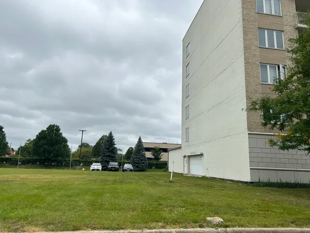 a view of building with outdoor space