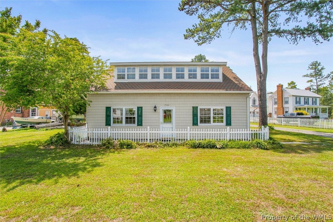 1704 Dandy Loop Road Yorktown, VA 23692 - Photo 11 of 47 Gallery Image 11