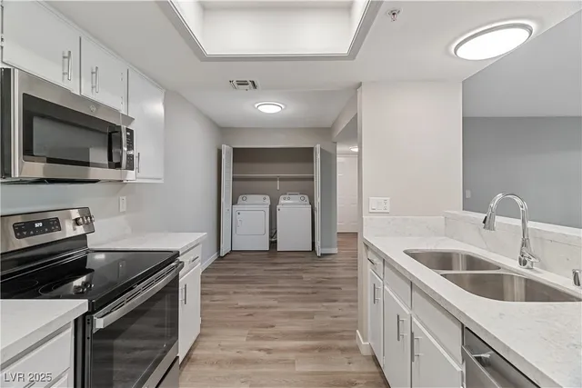 $199,000 | 3550 Bay Sands Drive, Unit 1035, Laughlin, NV 89029