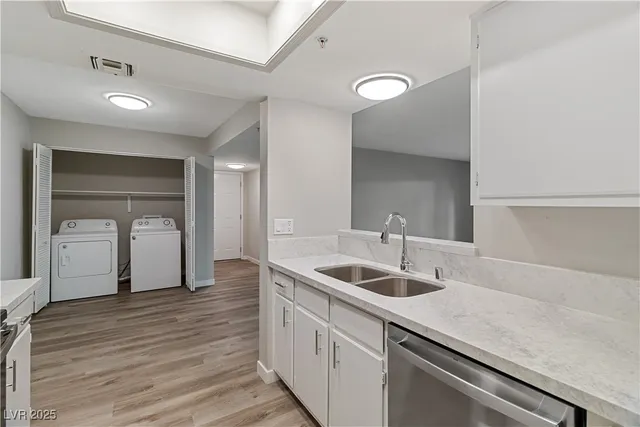 $199,000 | 3550 Bay Sands Drive, Unit 1035, Laughlin, NV 89029