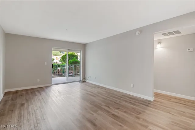 $199,000 | 3550 Bay Sands Drive, Unit 1035, Laughlin, NV 89029