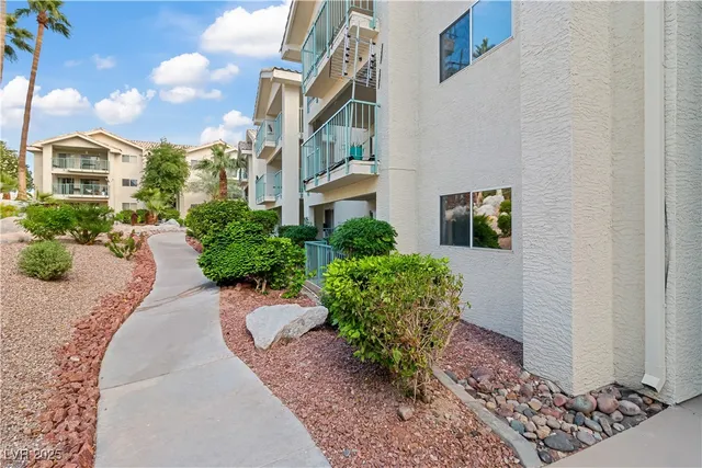 $199,000 | 3550 Bay Sands Drive, Unit 1035, Laughlin, NV 89029