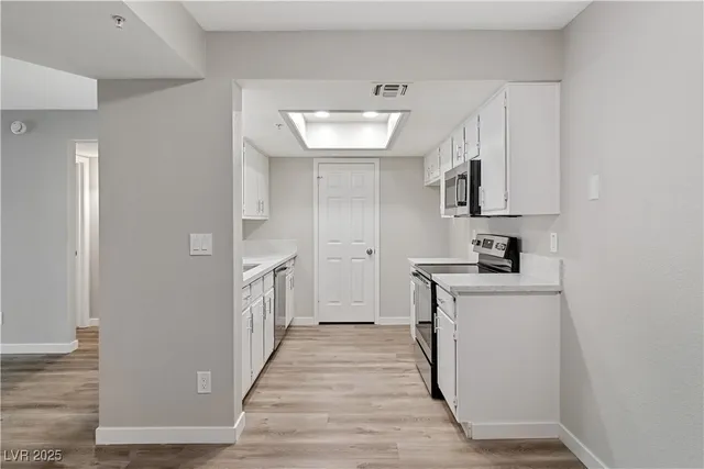 $199,000 | 3550 Bay Sands Drive, Unit 1035, Laughlin, NV 89029