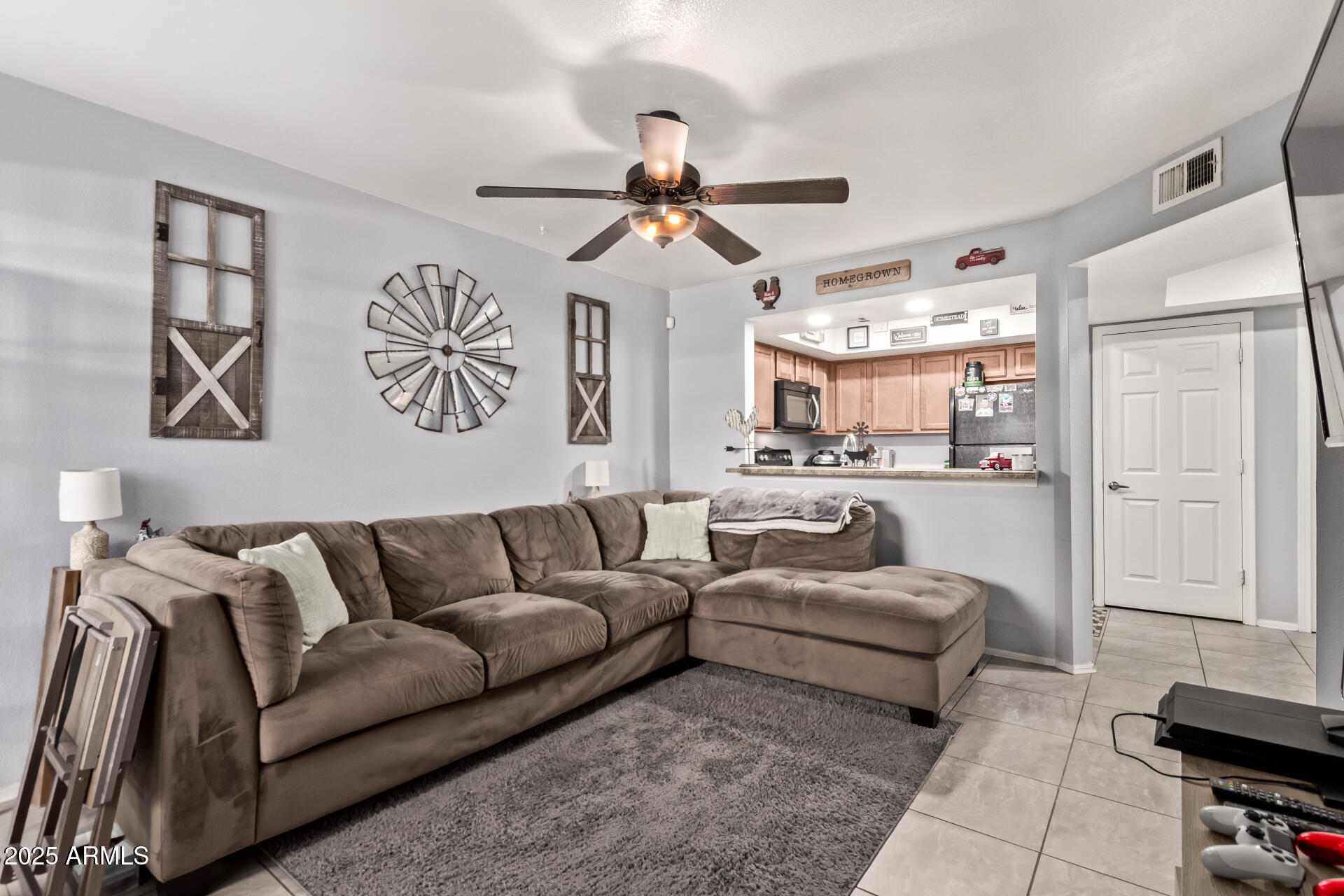 1331 West Baseline Road, Unit 153 Mesa, AZ 85202 - Photo 2 of 25 living room