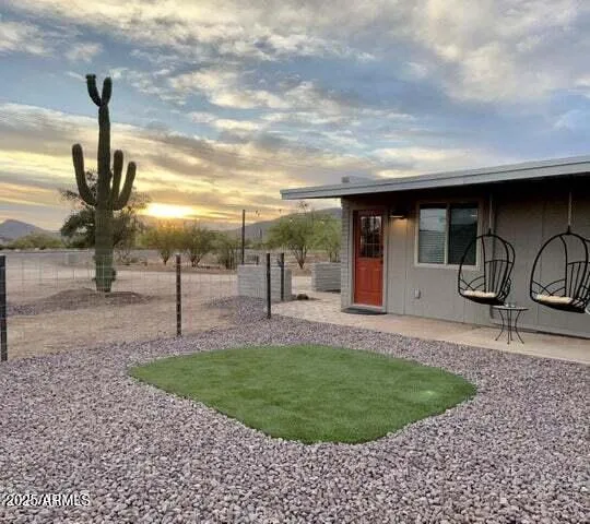 $2,075 | 40809 North School House Road, Cave Creek, AZ 85331