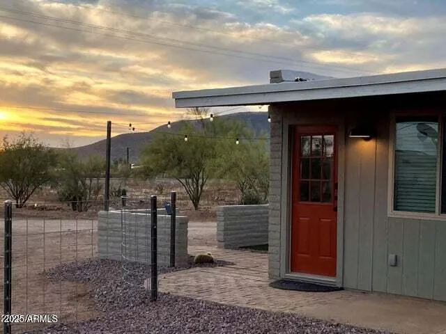 $2,075 | 40809 North School House Road, Cave Creek, AZ 85331