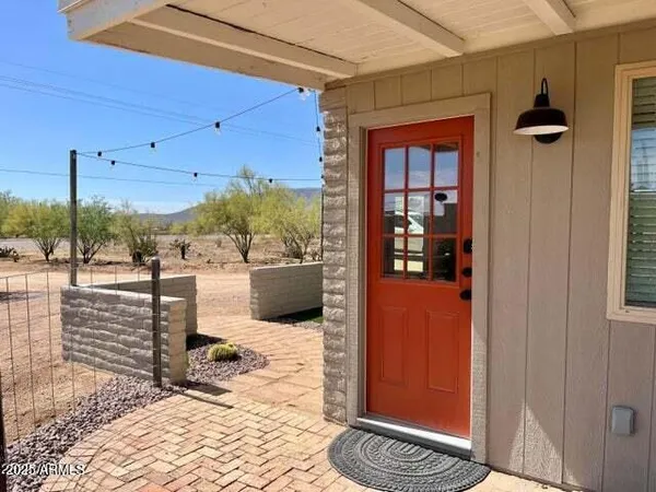 $2,075 | 40809 North School House Road, Cave Creek, AZ 85331