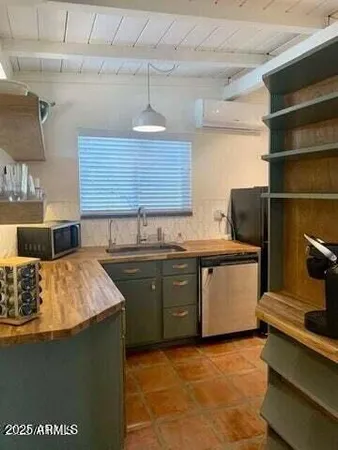 $2,075 | 40809 North School House Road, Cave Creek, AZ 85331