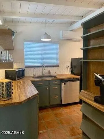 $2,075 | 40809 North School House Road, Cave Creek, AZ 85331