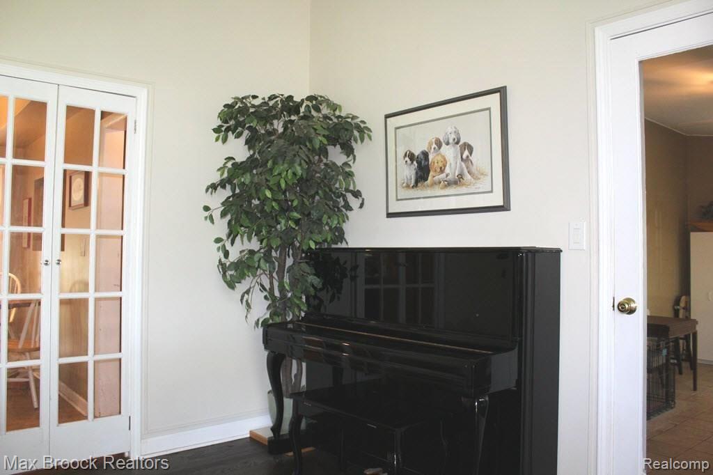 100 Kalhaven Road Rochester Hills, MI 48307 - Photo 14 of 36