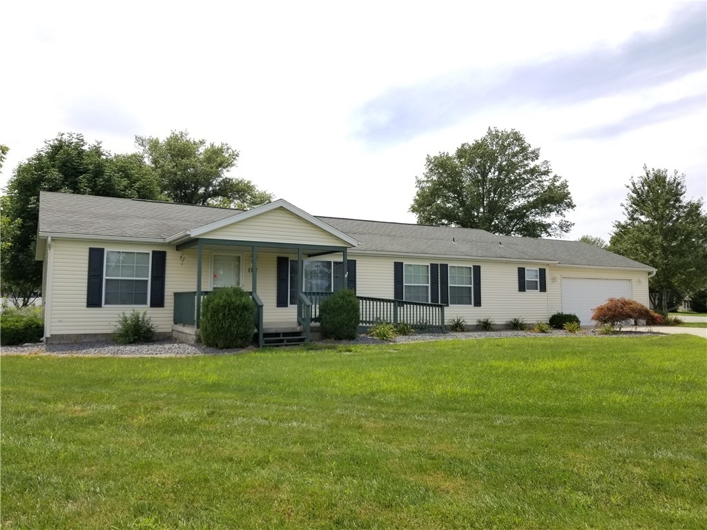 122 North Maple Street Stewardson, IL 62463 - Photo 1 of 20
