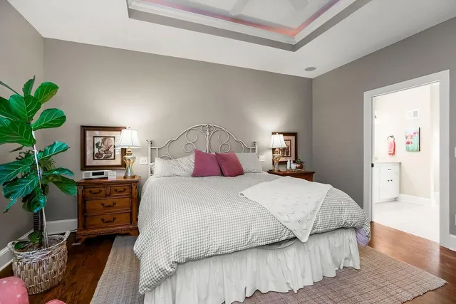 $750,000 | 631 North Shore Drive, Lake Waukomis, MO 64151