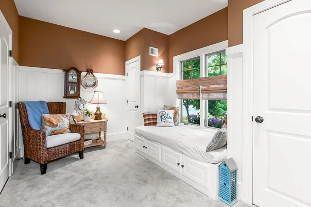 $750,000 | 631 North Shore Drive, Lake Waukomis, MO 64151